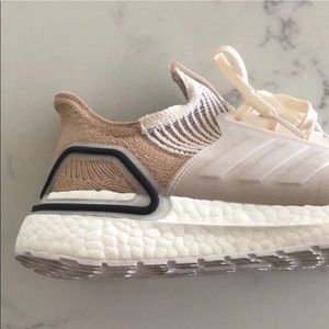 Adidas Ultraboost 19 (pale nude) 7.5
